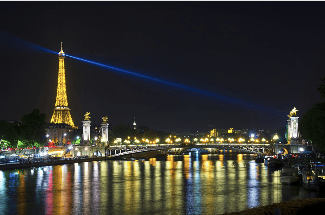 Guide to Paris Nightlife: SoundSystem and the Sundial Press